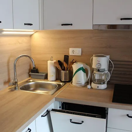 Apartament In Toller Lage- 50m Vom Entfernt By Interhome